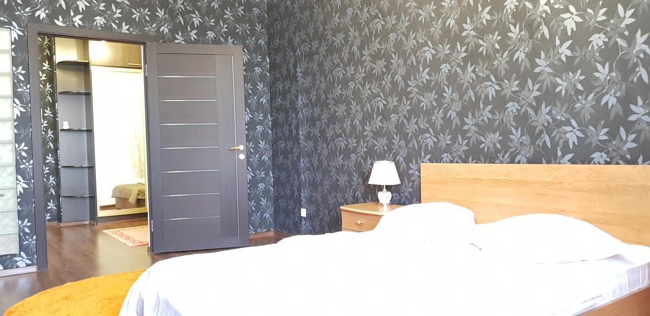 Apartment Lazurniy Asztana Kültér fotó